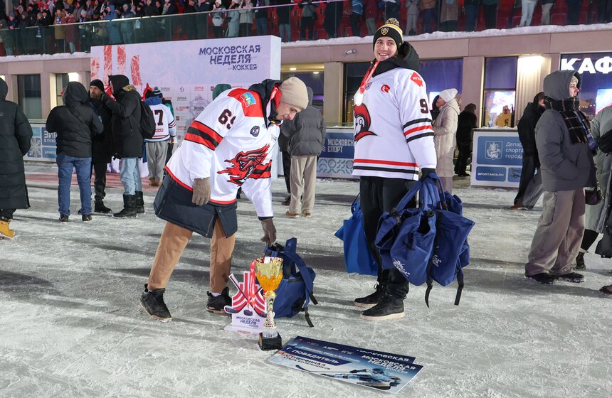 Гала-матч со звездами прошел в "Лужниках" в рамках Московской недели хоккея 22 фото