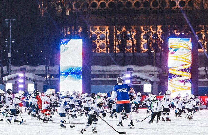 Гала-матч со звездами прошел в "Лужниках" в рамках Московской недели хоккея 23 фото