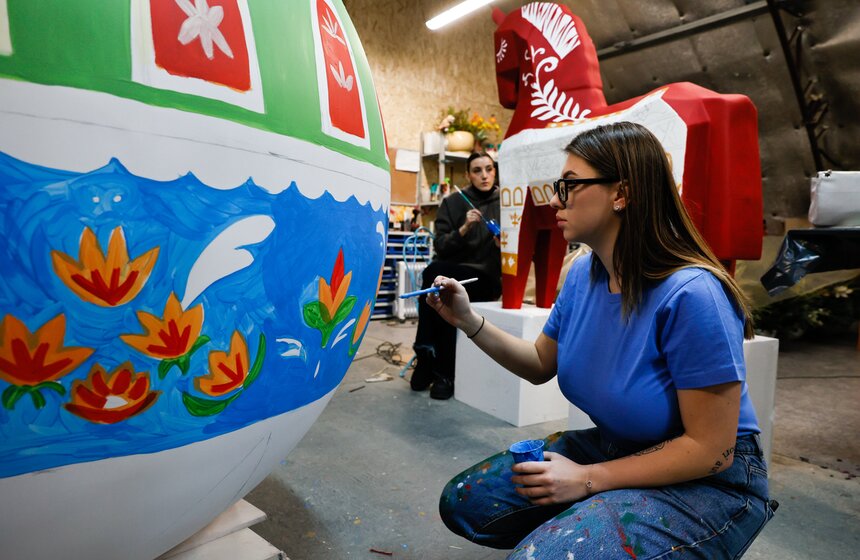 Арт-объекты для фестиваля "Масленица" начали готовить на Тверской площади 8 фото