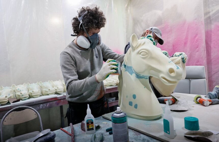 Арт-объекты для фестиваля "Масленица" начали готовить на Тверской площади 6 фото