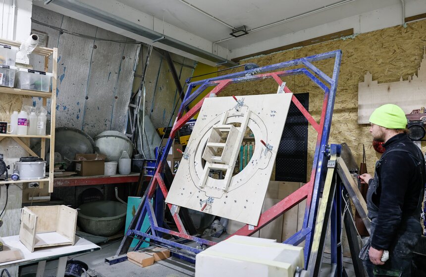 Арт-объекты для фестиваля "Масленица" начали готовить на Тверской площади 1 фото