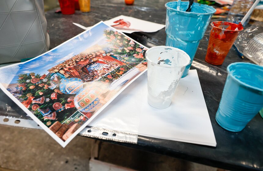 Арт-объекты для фестиваля "Масленица" начали готовить на Тверской площади 9 фото