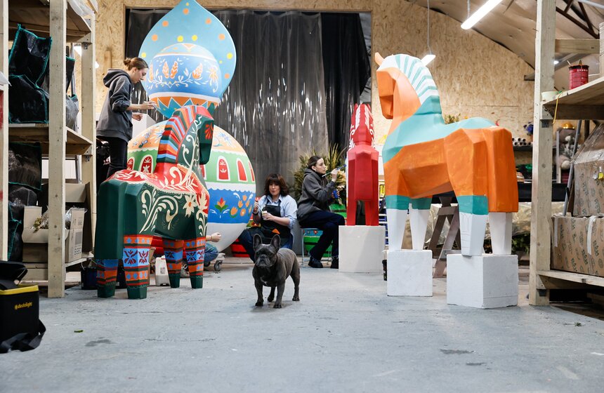 Арт-объекты для фестиваля "Масленица" начали готовить на Тверской площади 32 фото