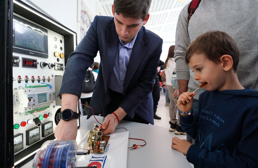 Фестиваль московской науки прошел во Дворце пионеров 36 фото