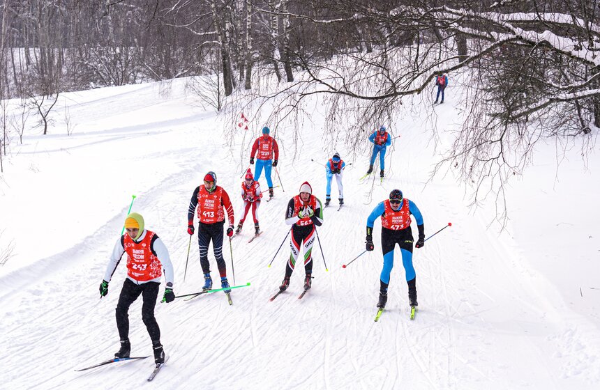 Массовая гонка "Лыжня России – 2026" прошла на юго-западе Москвы 17 фото