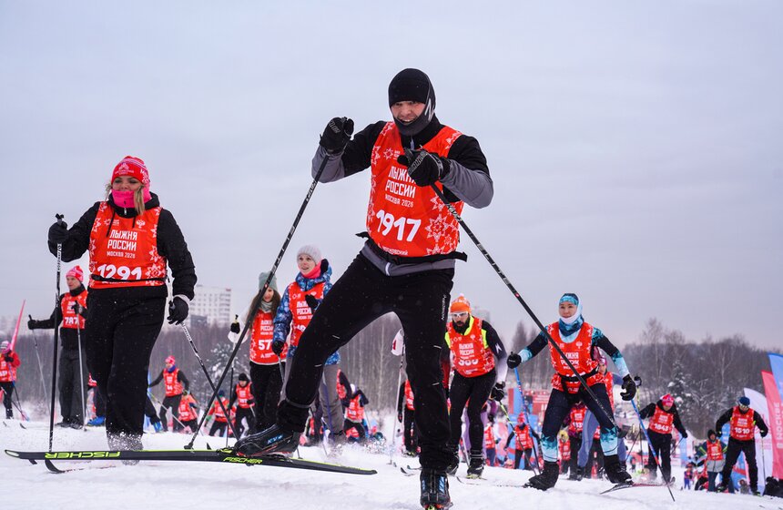 Массовая гонка "Лыжня России – 2026" прошла на юго-западе Москвы 19 фото