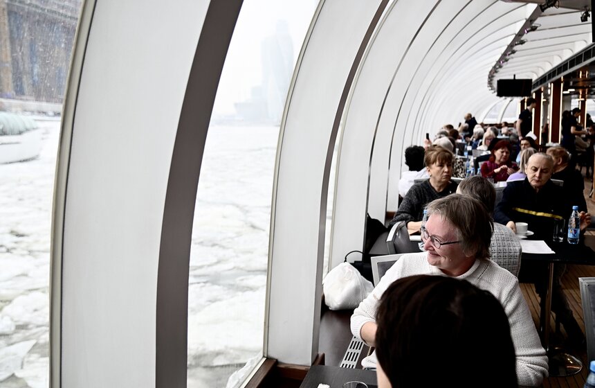 Участники "Московского долголетия" могут бесплатно посетить речные экскурсии 3 фото