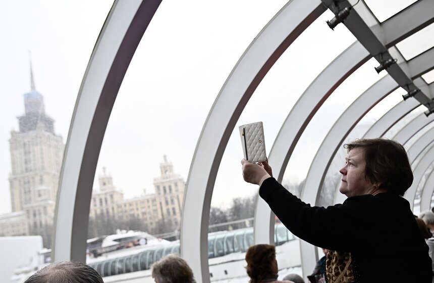 Участники "Московского долголетия" могут бесплатно посетить речные экскурсии 10 фото