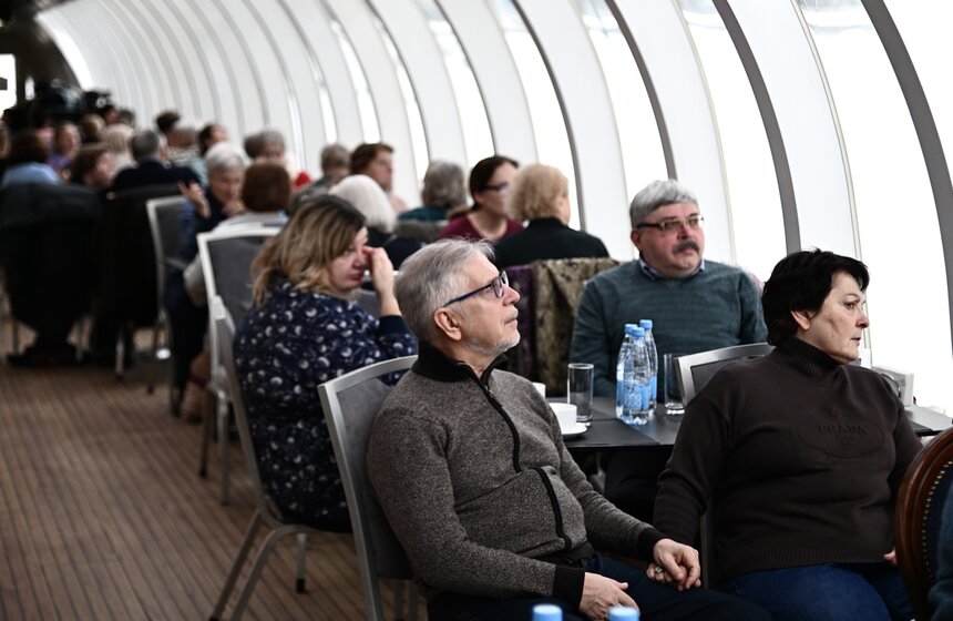 Участники "Московского долголетия" могут бесплатно посетить речные экскурсии 24 фото