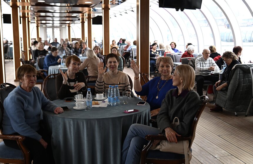 Участники "Московского долголетия" могут бесплатно посетить речные экскурсии 6 фото