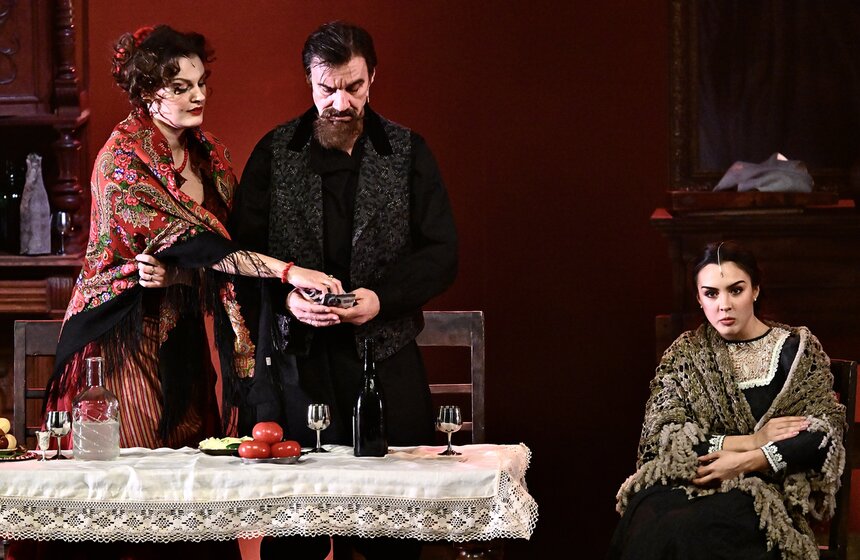 Премьера спектакля "На бойком месте" состоялась в Театре сатиры 3 фото