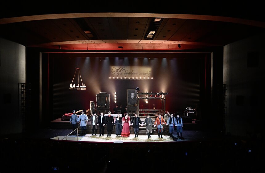 Премьера спектакля "На бойком месте" состоялась в Театре сатиры 31 фото