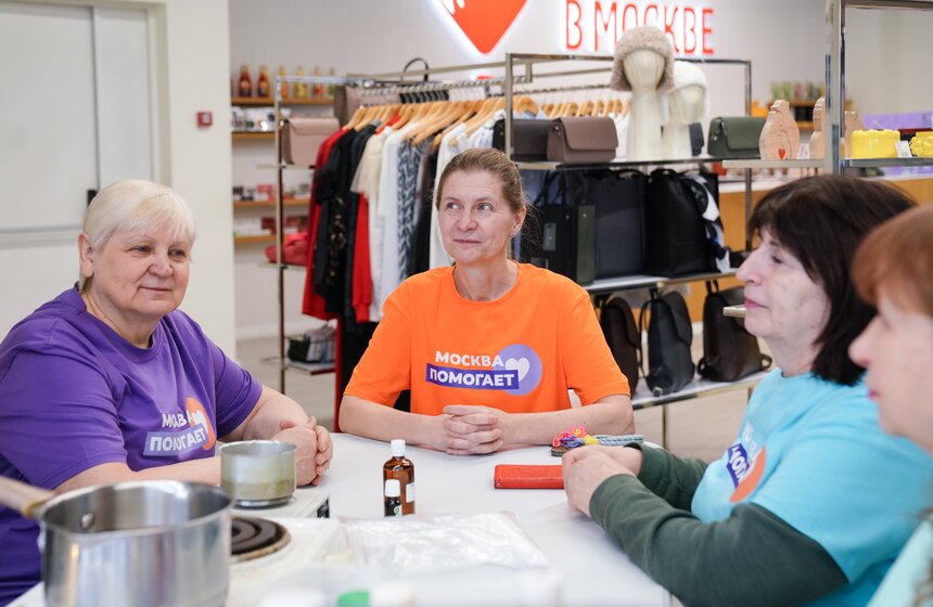 В Москве начался сбор подарков к 23 февраля для участников СВО 9 фото