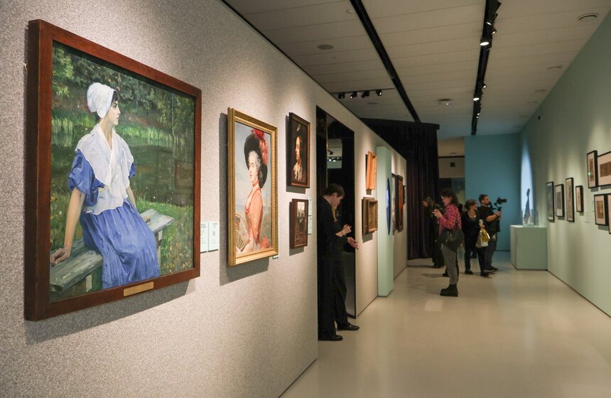 Музей русского импрессионизма представил выставку о карнавалах и маскарадах "Под маской" 3 фото