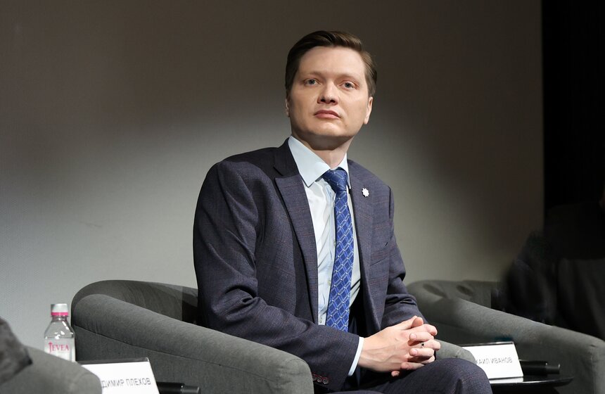 Музей русского импрессионизма представил выставку о карнавалах и маскарадах "Под маской" 10 фото