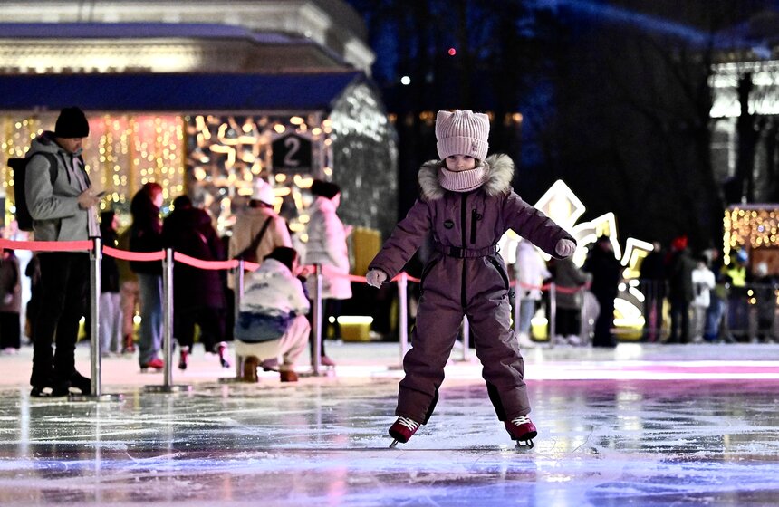Массовый забег на коньках "Московские молнии" прошел на катке ВДНХ 22 фото