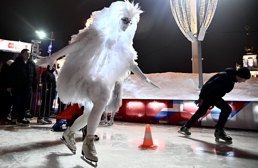 Массовый забег на коньках "Московские молнии" прошел на катке ВДНХ 27 фото