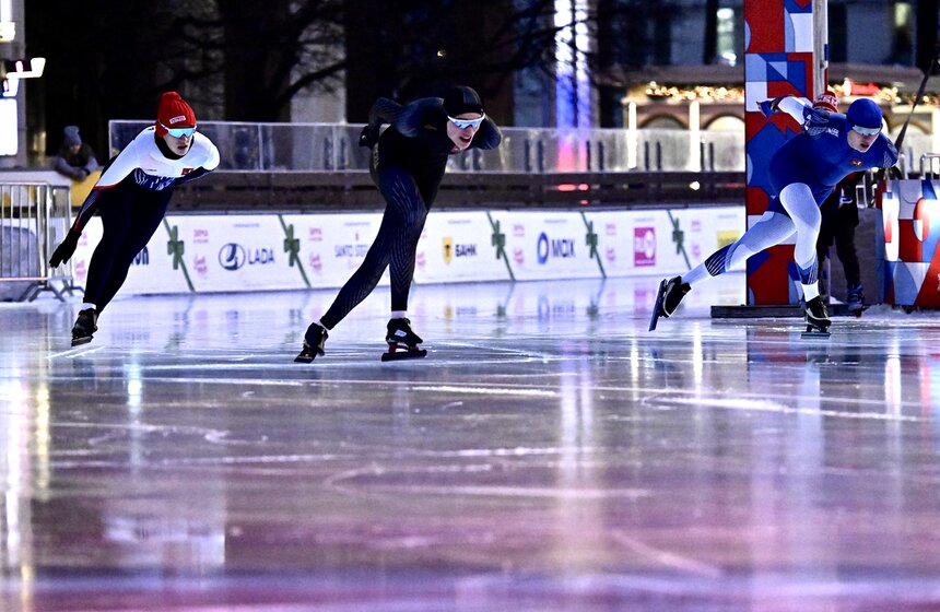 Массовый забег на коньках "Московские молнии" прошел на катке ВДНХ 14 фото