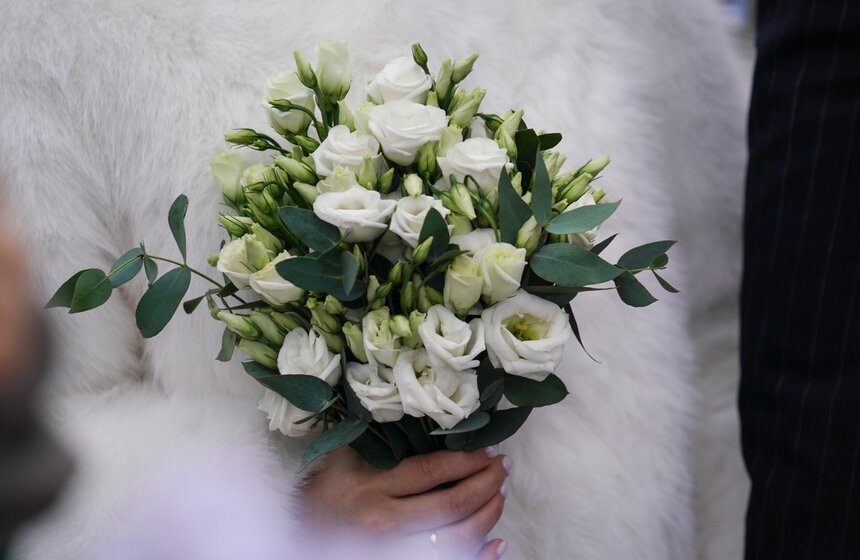 Церемонии бракосочетания впервые прошли на катке в "Лужниках" 26 фото