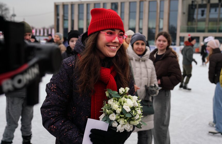 Церемонии бракосочетания впервые прошли на катке в "Лужниках" 28 фото