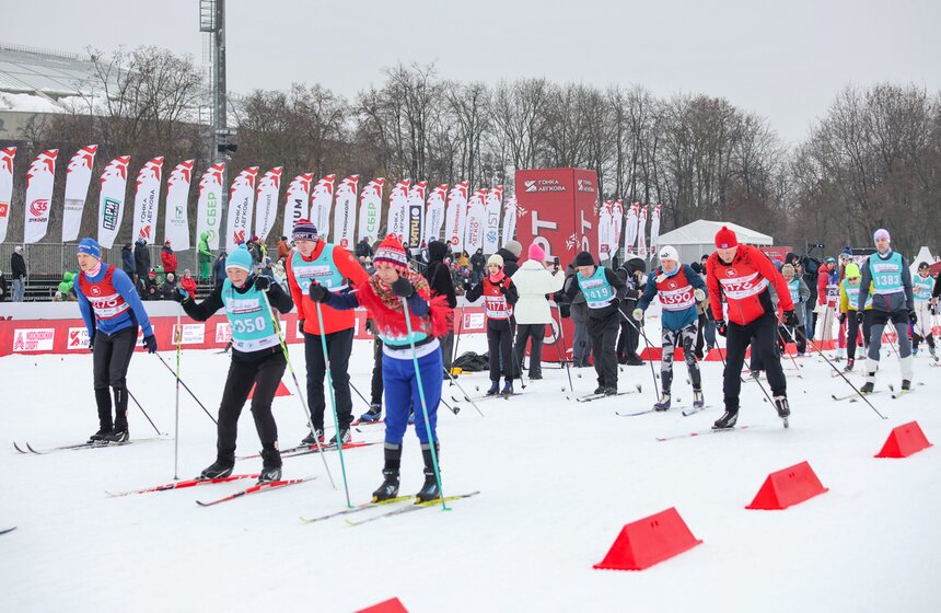 Ретрогонка "Это все еще я" прошла в Москве в рамках лыжного фестиваля "Гонка Легкова" 14 фото