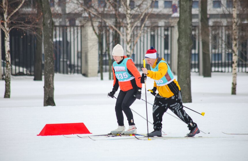 Ретрогонка "Это все еще я" прошла в Москве в рамках лыжного фестиваля "Гонка Легкова" 10 фото