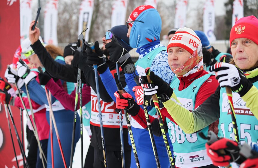 Ретрогонка "Это все еще я" прошла в Москве в рамках лыжного фестиваля "Гонка Легкова" 5 фото