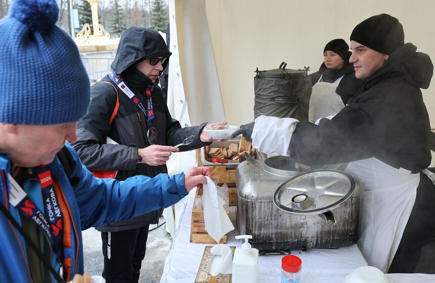 Ретрогонка "Это все еще я" прошла в Москве в рамках лыжного фестиваля "Гонка Легкова" 25 фото