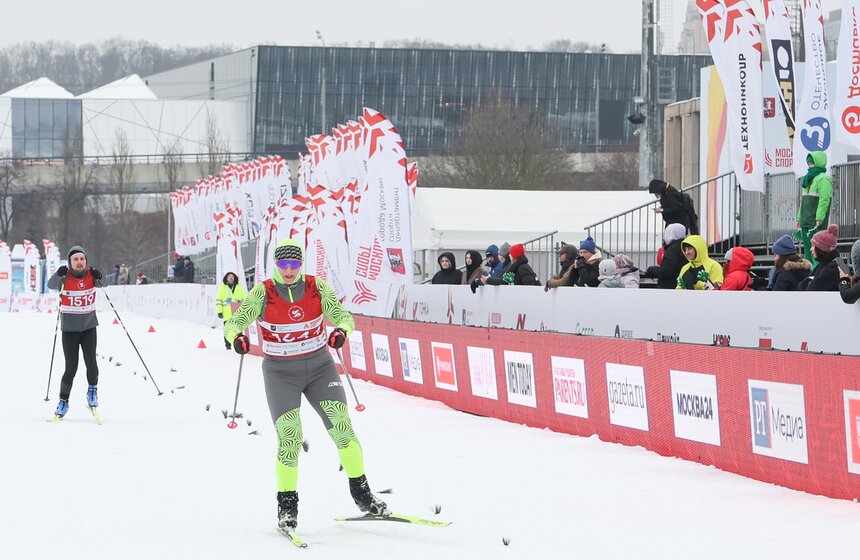 Ретрогонка "Это все еще я" прошла в Москве в рамках лыжного фестиваля "Гонка Легкова" 19 фото