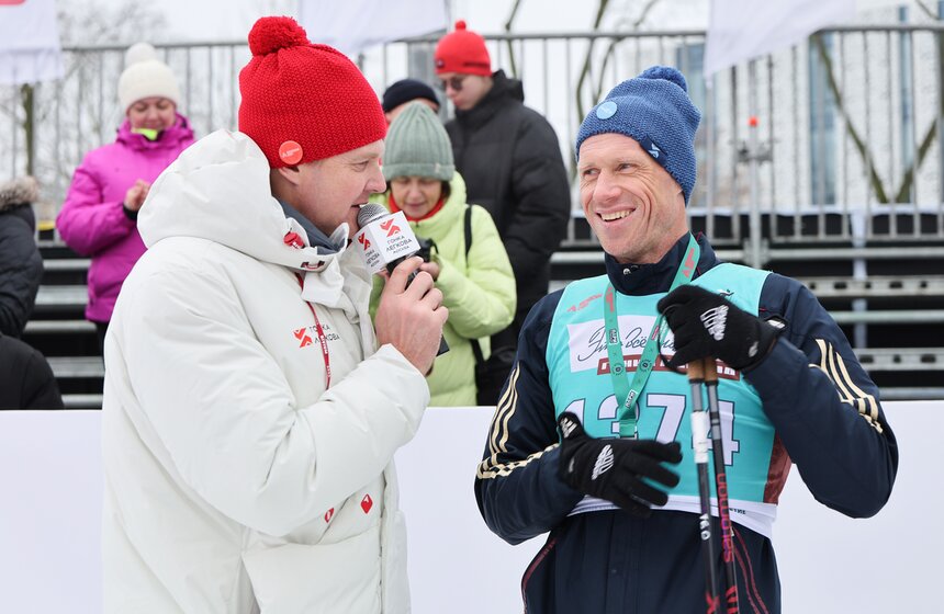 Ретрогонка "Это все еще я" прошла в Москве в рамках лыжного фестиваля "Гонка Легкова" 35 фото