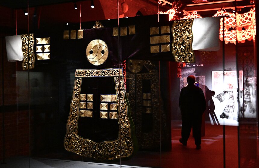 Выставка "Праздник весны. Новый год в старом Пекине" открылась в Музее Москвы 8 фото