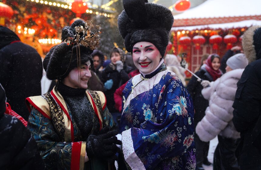 Фестиваль "Китайский Новый год в Москве" открылся на Манежной площади 16 фото