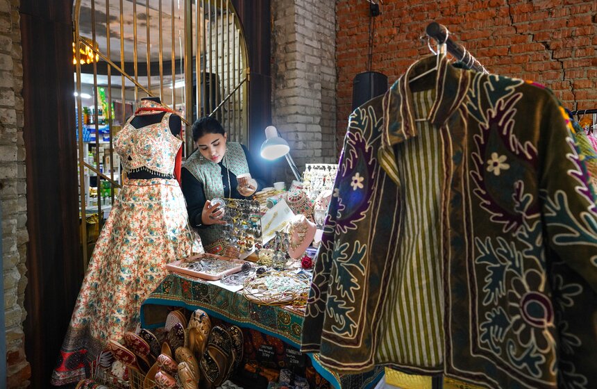 В столице прошла традиционная индийская ярмарка "Delhi базар" 9 фото