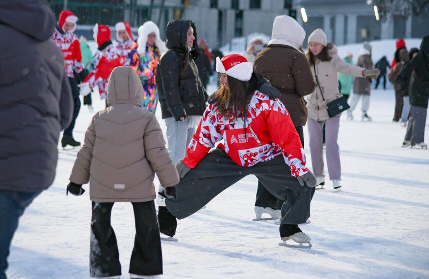 Массовая тренировка в рамках открытия недели фигурного катания прошла в "Лужниках" 18 фото