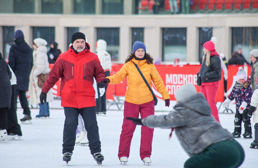 Массовая тренировка в рамках открытия недели фигурного катания прошла в "Лужниках" 25 фото