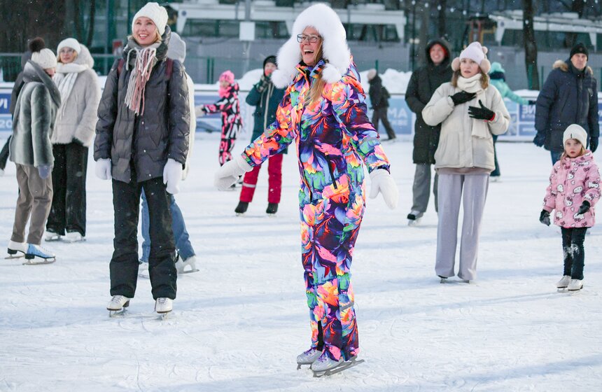 Массовая тренировка в рамках открытия недели фигурного катания прошла в "Лужниках" 28 фото