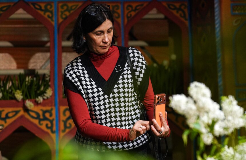 Выставка "Репетиция весны" открылась в "Аптекарском огороде" 29 фото