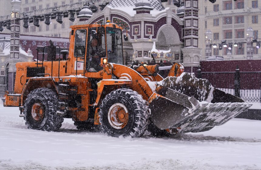 На Москву обрушился мощный снегопад 23 фото