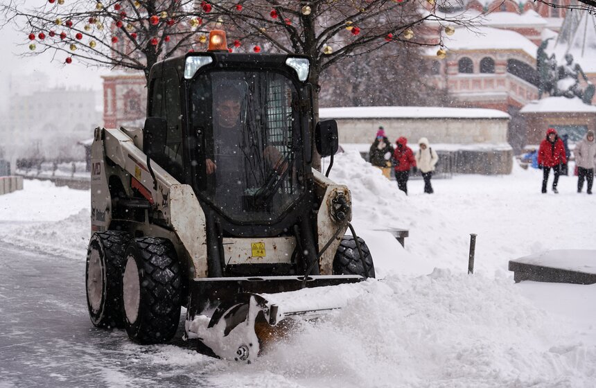 На Москву обрушился мощный снегопад 30 фото