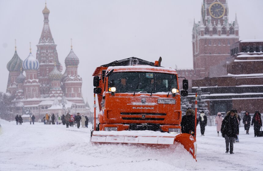 На Москву обрушился мощный снегопад 20 фото