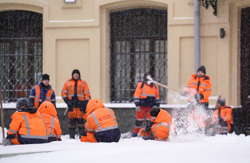 На Москву обрушился мощный снегопад 34 фото