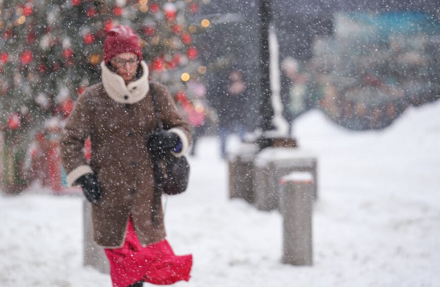 На Москву обрушился мощный снегопад 49 фото