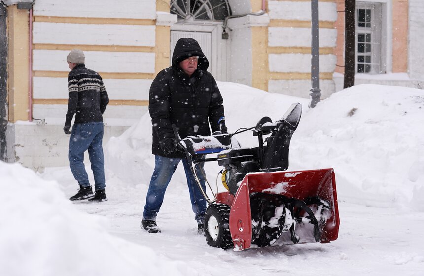 На Москву обрушился мощный снегопад 38 фото