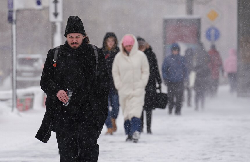 На Москву обрушился мощный снегопад 5 фото