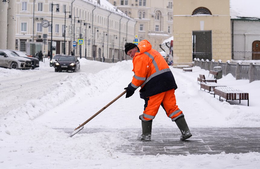 На Москву обрушился мощный снегопад 51 фото