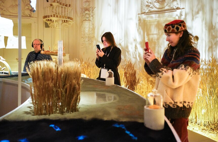 Арт-проект "РУниверсум" открылся в Петровском путевом дворце 16 фото