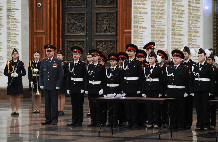 Церемония посвящения в кадеты прошла в Музее Победы 38 фото