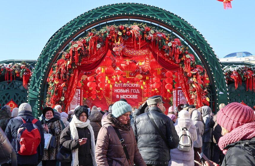 Китайский Новый год встретили на Манежной площади 4 фото