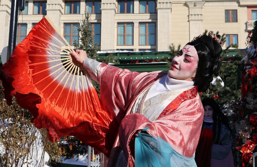 Китайский Новый год встретили на Манежной площади 12 фото