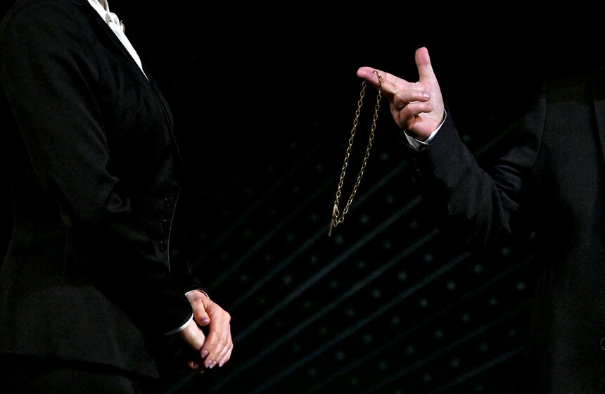 В Малом театре состоялась премьера спектакля "Проект инженера Гарина" 4 фото